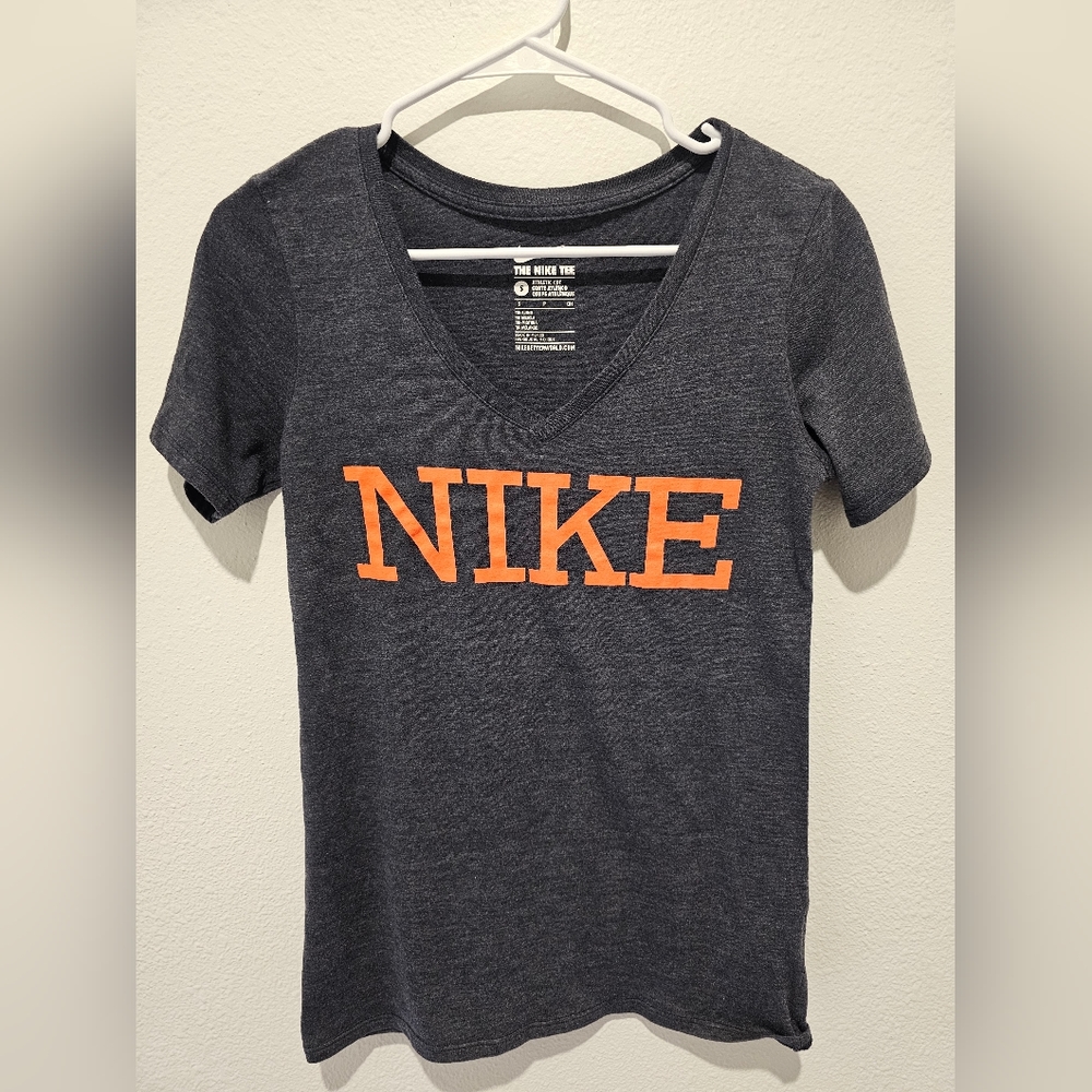 Blue and orange Nike v-neck t-shirt size S